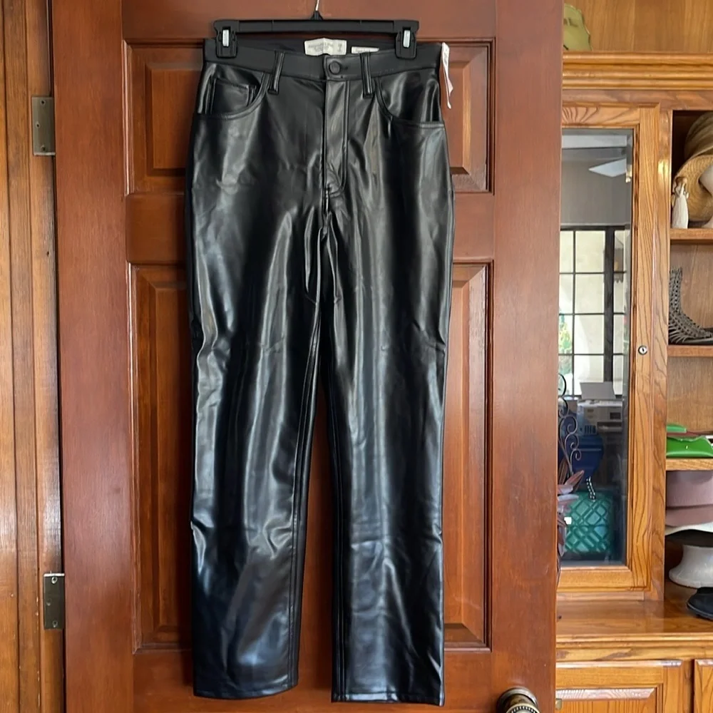 Abercrombie and Fitch vegan leather ultra high-rise straight ankle pant size 26 - Picture 2 of 6